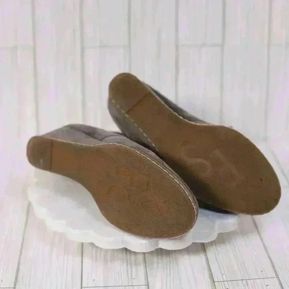 Franco Sarto Booties Acquire Womens Size 8 Wedge Boots Heel Grey Suede Ankle - Picture 9 of 11